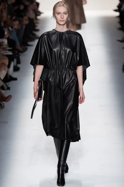 Look 19
